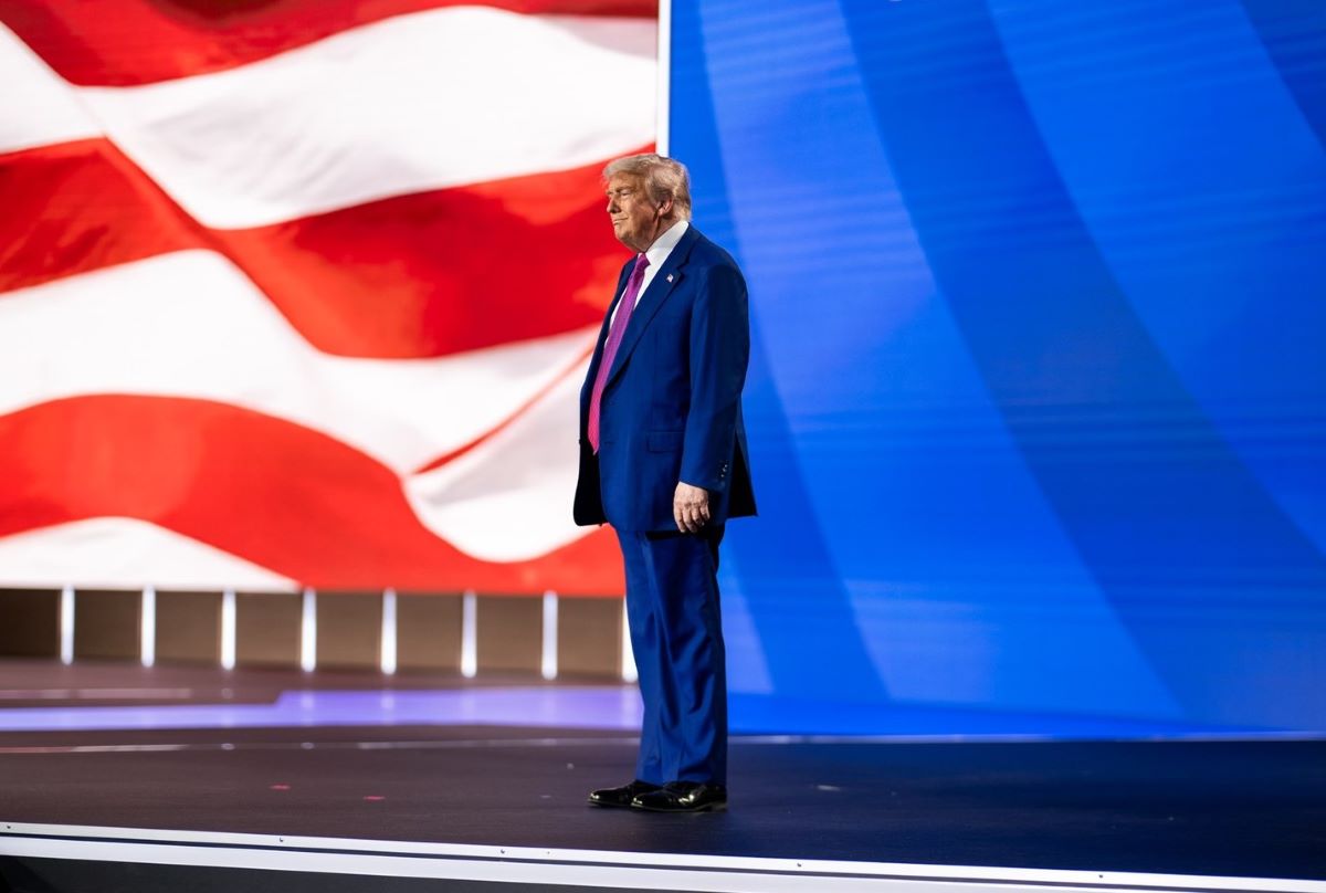 El presidente de los Estados Unidos, Donald Trump, durante su visita a Arabia Saudita, el 13 de mayo de 2025. Foto: Casa Blanca