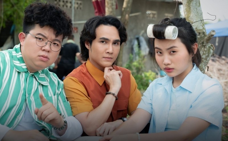 “Nha gia tien” doat doanh thu 242 ti dong day bat ngo. Phim do Huynh Lap lan dau ngoi ghe dao dien phim dien anh. Anh: Nha san xuat phim Nha gia tien cung cap