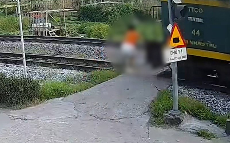 Railway traffic accident on the morning of May 14 in Cam Pha, Quang Ninh. Photo: Dieu Hong