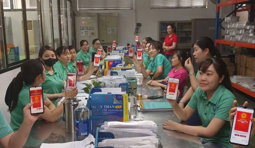 Hai Duong promueve la propaganda y los comentarios para enmendar la constitucion. Foto: Departamento de Policia de Hai Duong