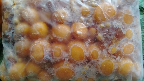 Los huevos jovenes de origen desconocido fueron incautados por fuerzas funcionales. Foto: Fuente de Hanoi QLT