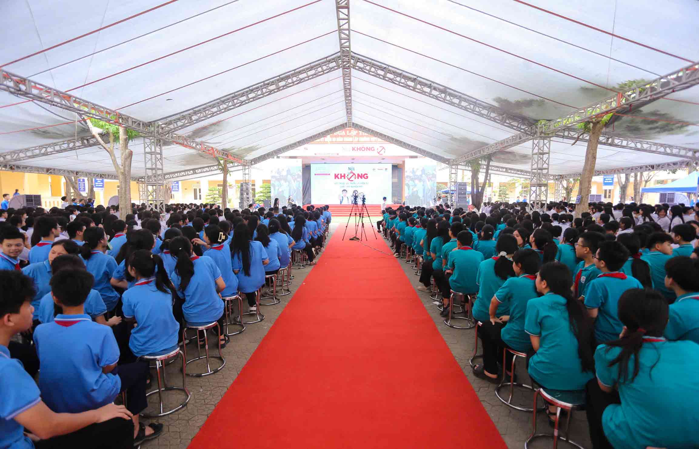 Quang cảnh diễn đàn 