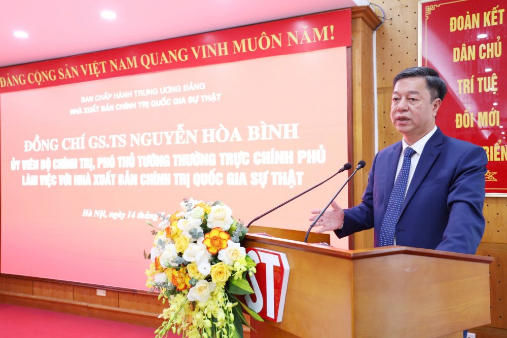 PGS.TS. Vũ Trọng Lâm, Giám đốc - Tổng Biên tập Nhà xuất bản Chính trị quốc gia Sự thật. Ảnh: Trần Vương