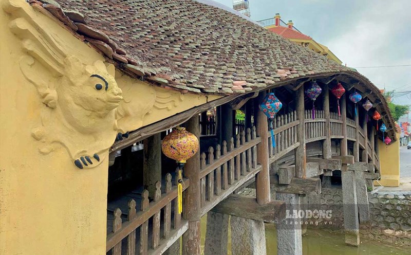 Luong Market Tiles Bridge (Hai Anh Commune). Photo: Ha Vi
