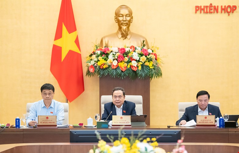 La 45ª sesion del Comite Permanente de la Asamblea Nacional en la tarde del 14 de mayo. Foto: Quochoi.vn