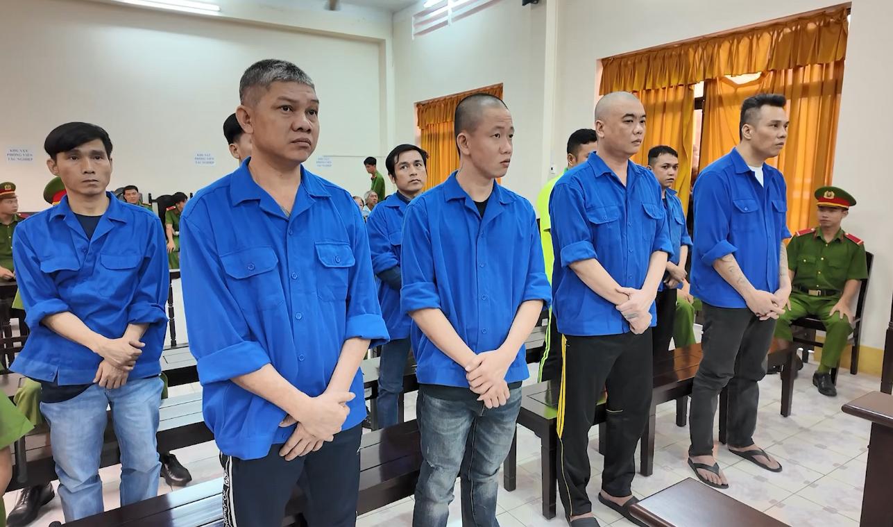 Vu disparo 5 tiros, golpeo 2 jugadas en 2 personas.