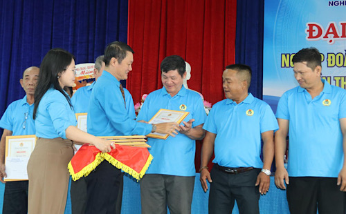 LĐLĐ TP Nha Trang tập hợp đội ngũ lao động phi chính thức vào Nghiệp đoàn để lại dấu ấn quan trọng. Ảnh: Phương Linh