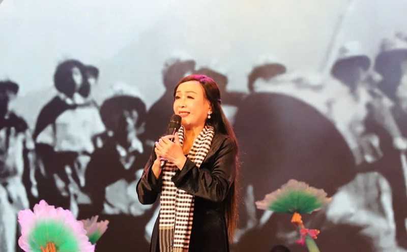 People's Artist Thu Hien.