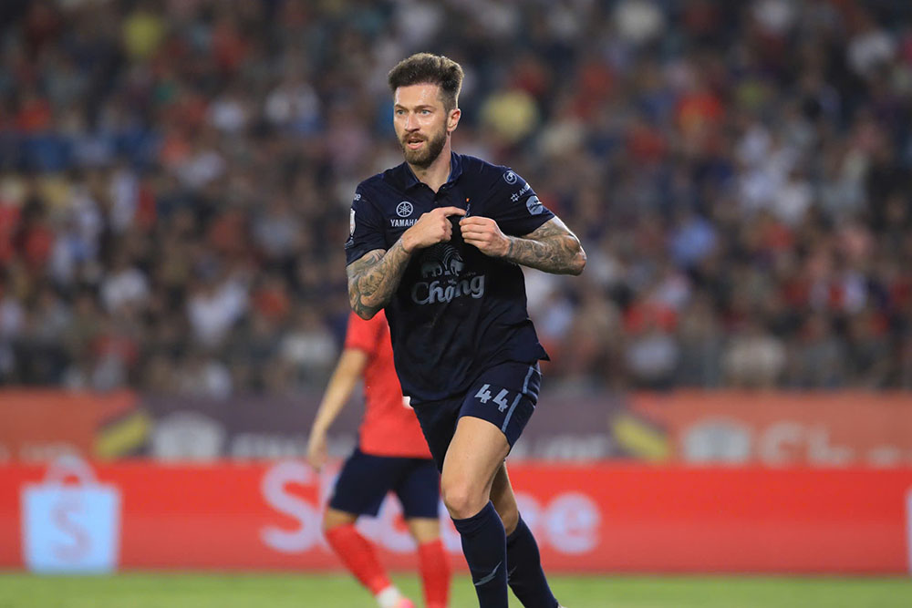 Phut 78, Zulj toa sang voi pha dut diem go hoa 2-2 cho Buriram.