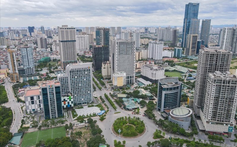 Ngoai bat dong san, cac linh vuc cong nghiep, ban le, du lich ghi nhan nhieu tin hieu tich cuc. Anh: Phan Anh