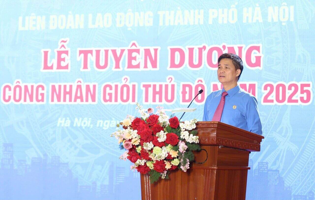 Phó Chủ tịch Tổng LĐLĐVN Ngọ Duy Hiểu phát biểu tại Lễ biểu dương. Ảnh: Mạnh Quân