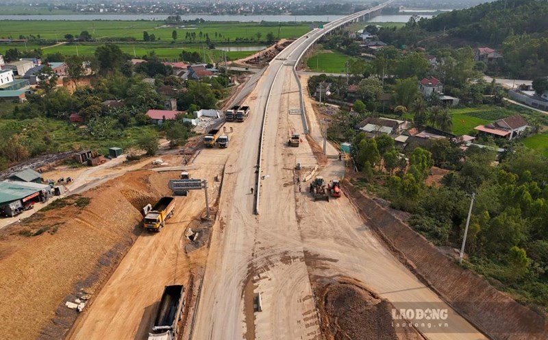 The Vung Ang - Bung component project is part of the North - South Expressway Construction Project in the East phase 2021 - 2025. Photo: Sang Luan