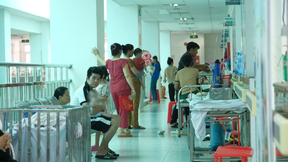 During the changing seasons, Khanh Hoa province synchronously deploys solutions to prevent and control infectious diseases. Photo: Phong Linh