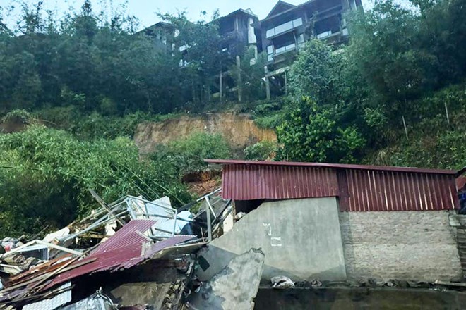 Sạt lở đất làm sập nhà dân ở Sa Pa, 1 người tử vong