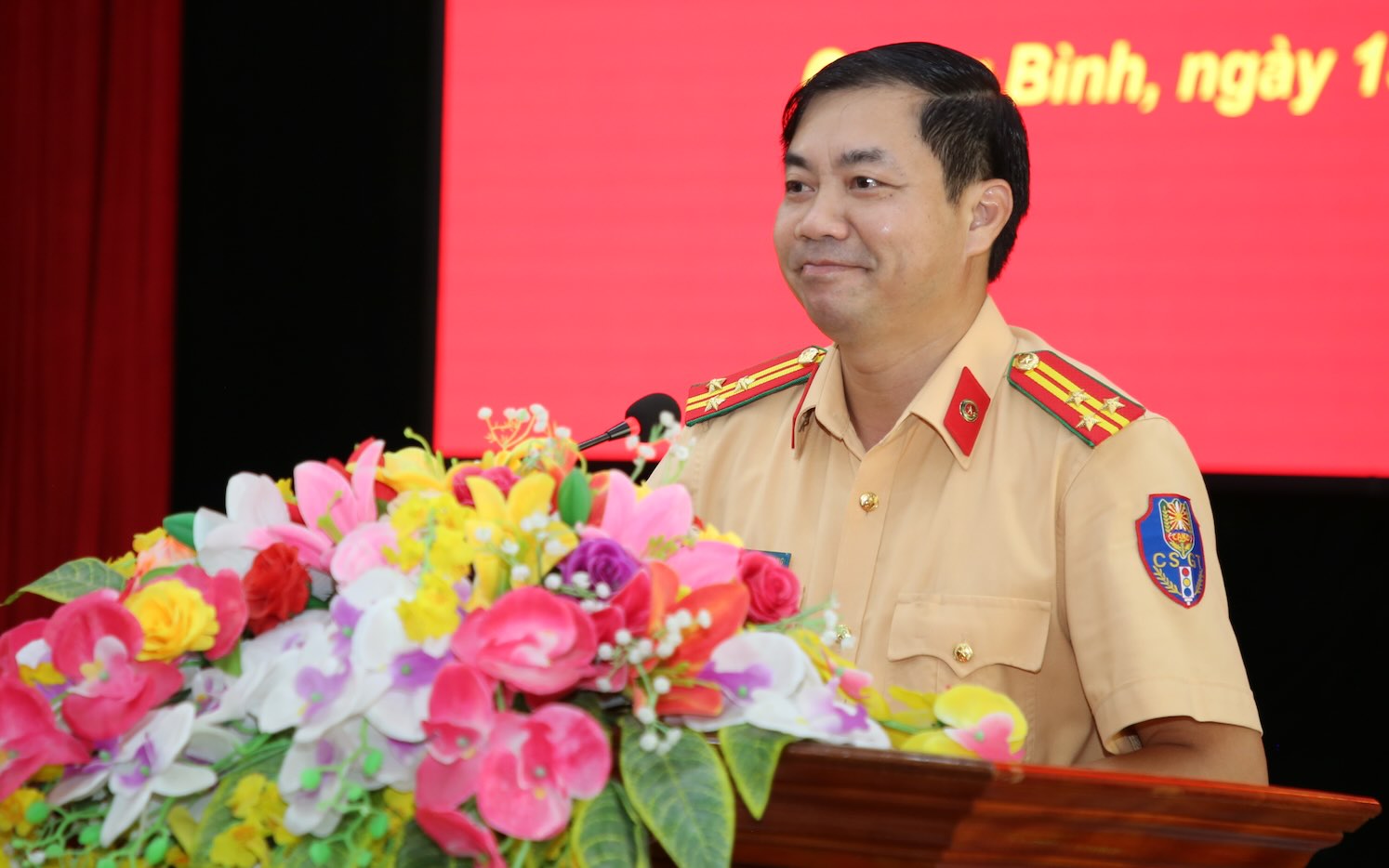 Thuong ta Dinh Cao Quang - Truong phong CSGT phat bieu tai buoi khai mac. Anh: Cong Sang