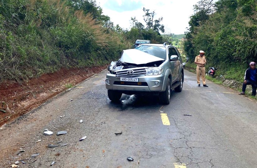La escena de la colision de trafico causo 2 muertes. Foto: Bao Lam