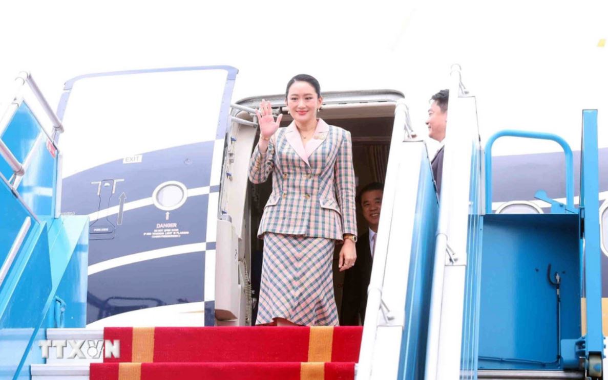 Thai Prime Minister Paetongtarn Shinawatra arrived at Noi Bai Airport, Hanoi at noon on May 15. Photo: VNA