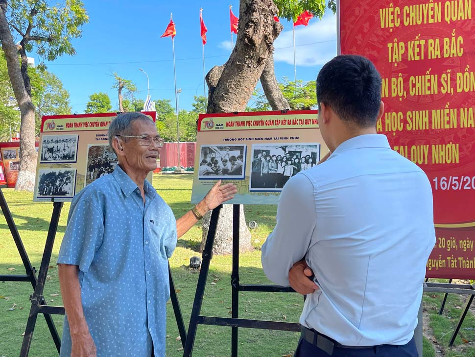 The exhibition "Memories of Youth Gathering to the North" in Binh Dinh will last until May 17. Photo: Van Truong