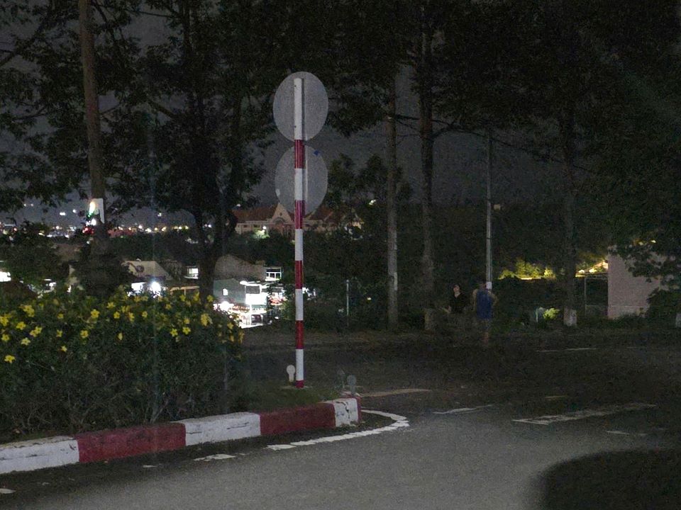 Den chieu sang bi truc trac anh huong den viec di lai, sinh hoat cua nguoi dan. Anh: Bao Lam