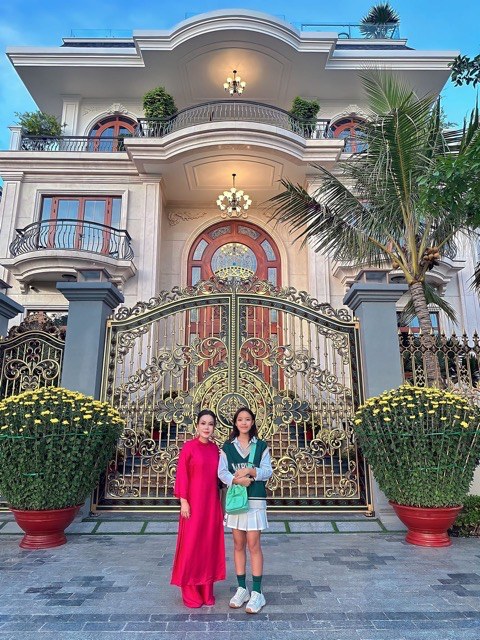 Can canh can biet thu co gia gan 300 ti dong cua vo chong Viet Huong. Anh: Nhan vat cung cap.