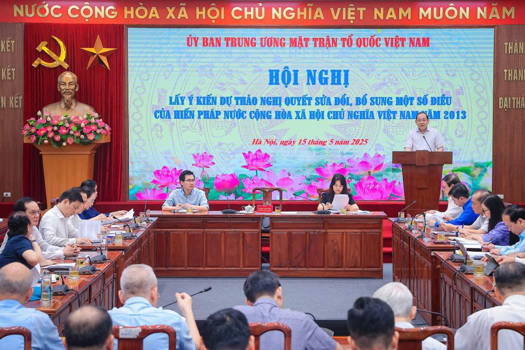 Toan canh hoi nghi