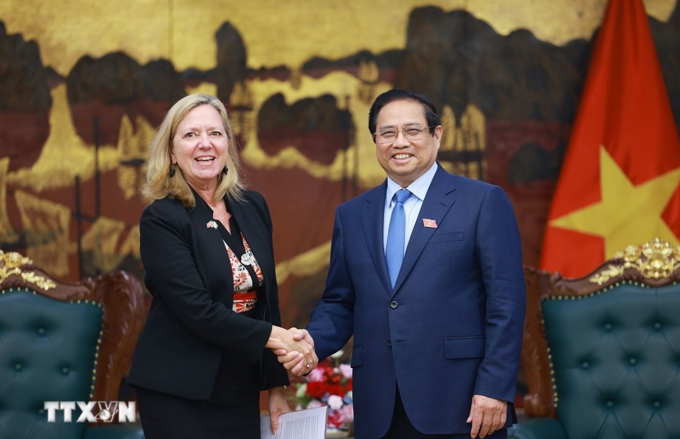 Politburo member and Prime Minister Pham Minh Chinh received Ms. Mariam J. Sherman, Country Director of the WB for Vietnam, Laos, and Cambodia. Photo: VNA