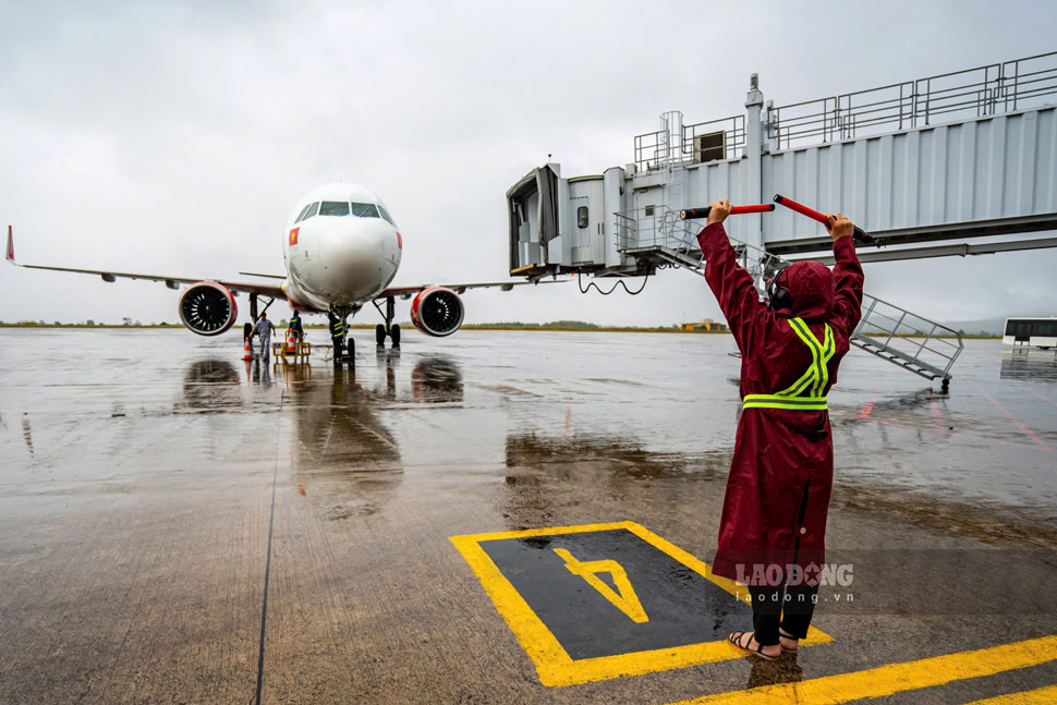 Se espera que el Proyecto de Landing Road No. 2 del Aeropuerto Phu Cat (el proyecto tiene una inversion total de VND 3,246 mil millones del capital presupuestario estatal administrado por la provincia de Binh Dinh) comience en agosto. Foto: Dung Nhan