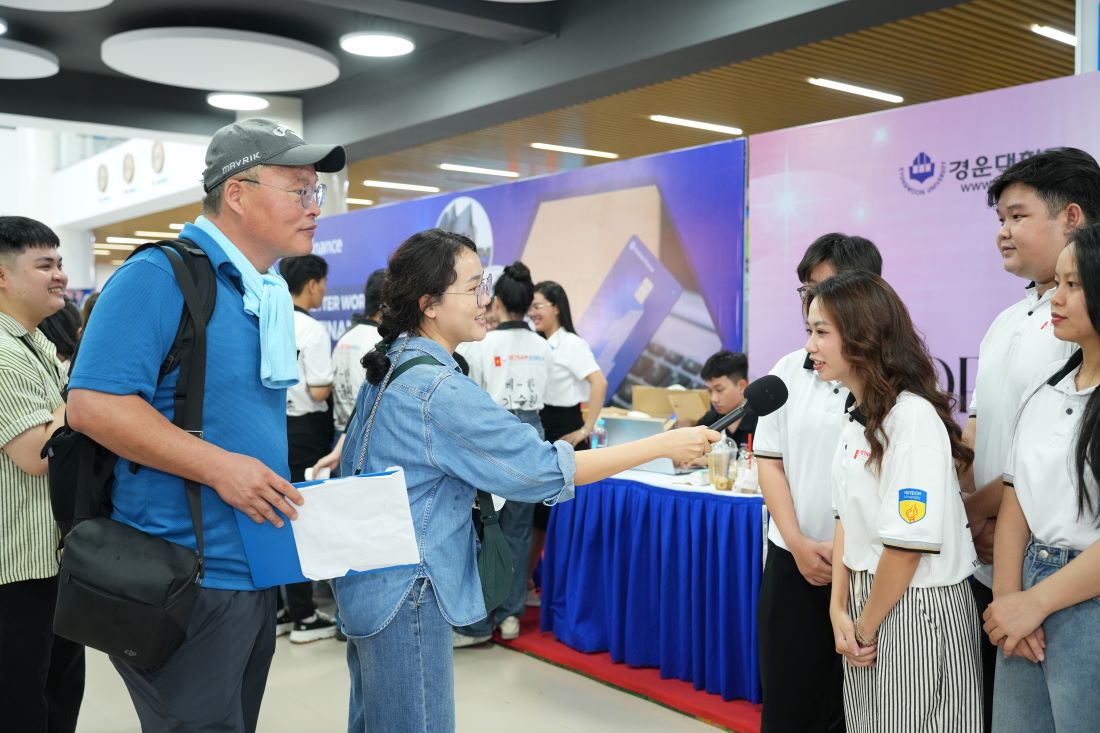 Students participate in the Vietnam - Korea Cultural and Recruitment Festival 2025. Photo: Thanh Van