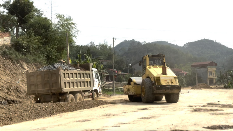 May moc ren vang tren cong truong. Anh: Khanh Linh