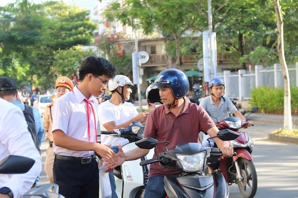Students taking the 10th grade entrance exam in Da Nang City. Photo: Nguyen Linh