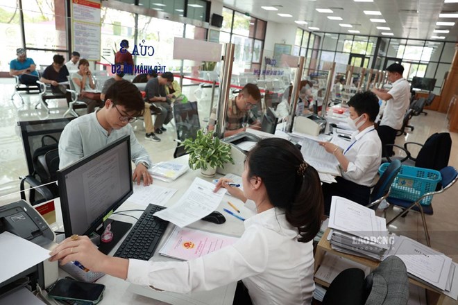 The provincial-level public administrative service center has the function of receiving, digitizing, returning results and monitoring the settlement of administrative procedures throughout the area. Photo: Hai Nguyen.