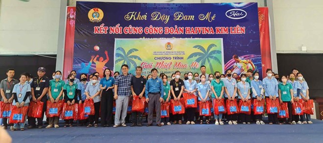 Giải nhiệt mùa hè cho hơn 2.250 công nhân Haivina Kim Liên