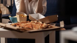 Why do you crave food during your period? Photo: Thuy Duong