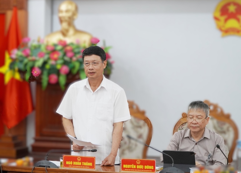 Chu tich HDND TP Da Nang Ngo Xuan Thang phat bieu tai cuoc hop. Anh: Truong An