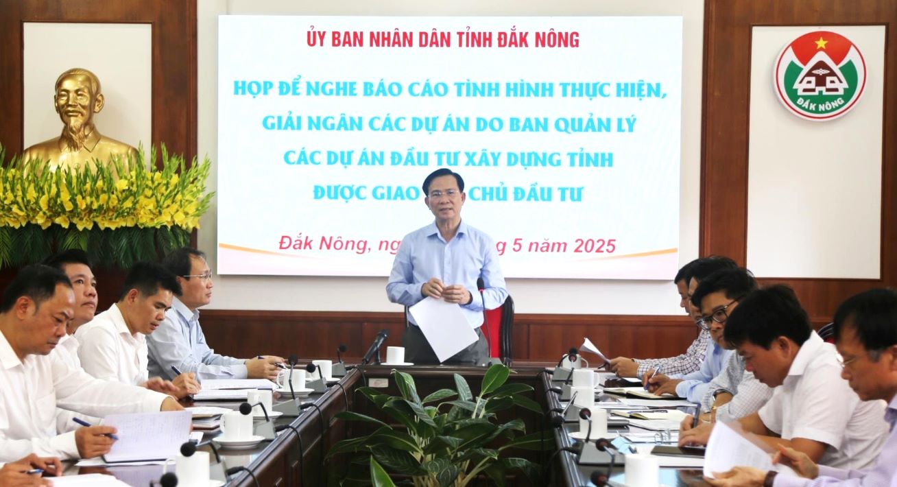 Chu tich UBND tinh Dak Nong yeu cau day nhanh tien do, giai ngan von dau tu. Anh: Nguyen Luong