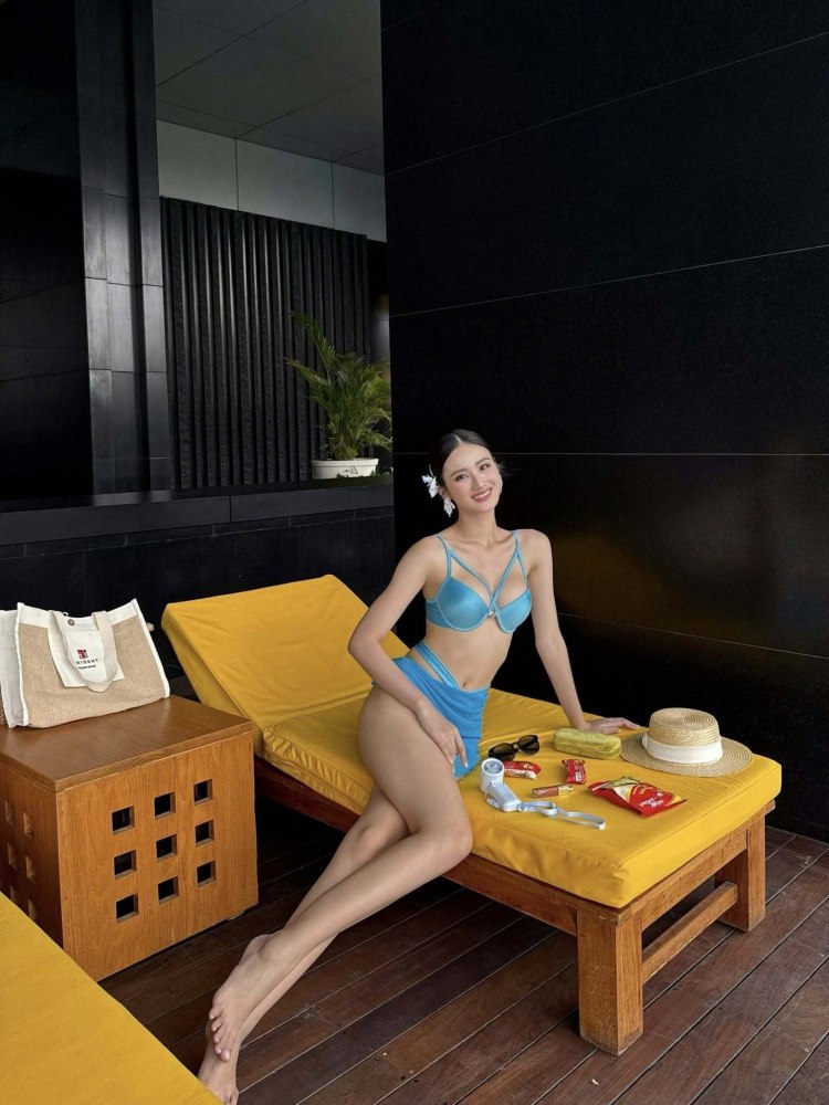 Hoa hau Y Nhi khoe dang trong trang phuc bikini. Anh: Nhan vat cung cap