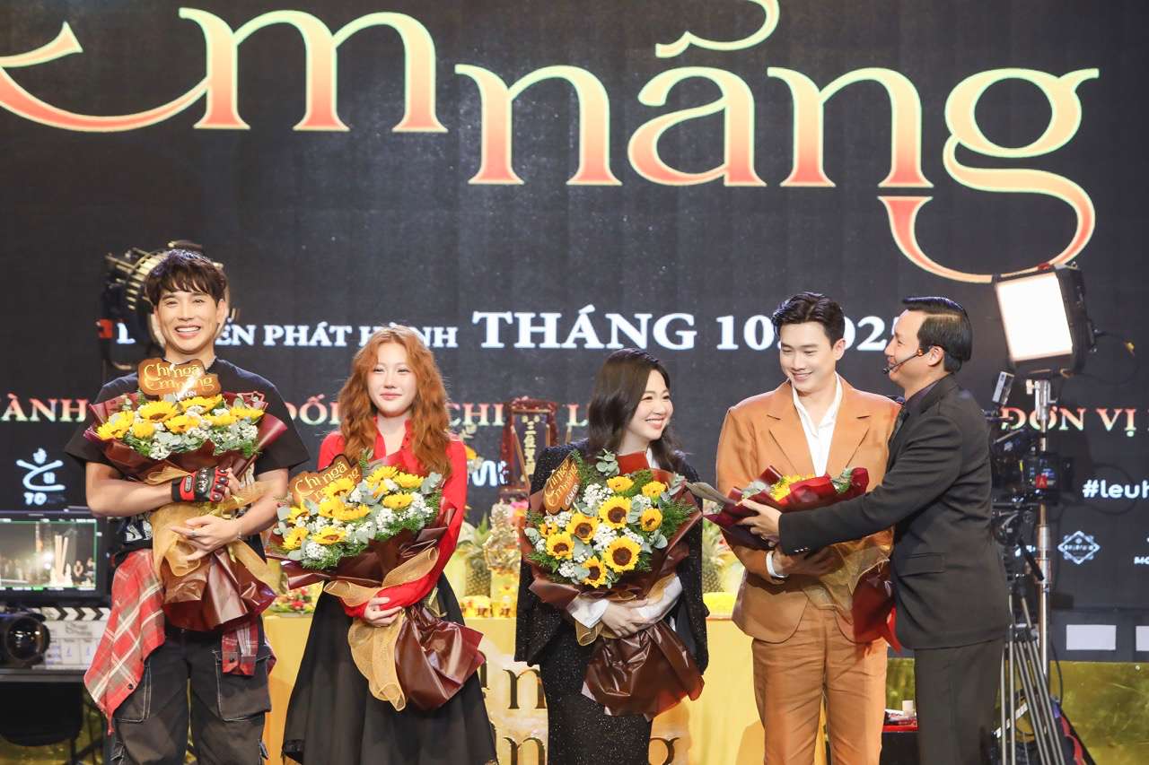 Stars appear in Meritorious Artist Vu Thanh Vinh's project. Photo: Provided by the film crew