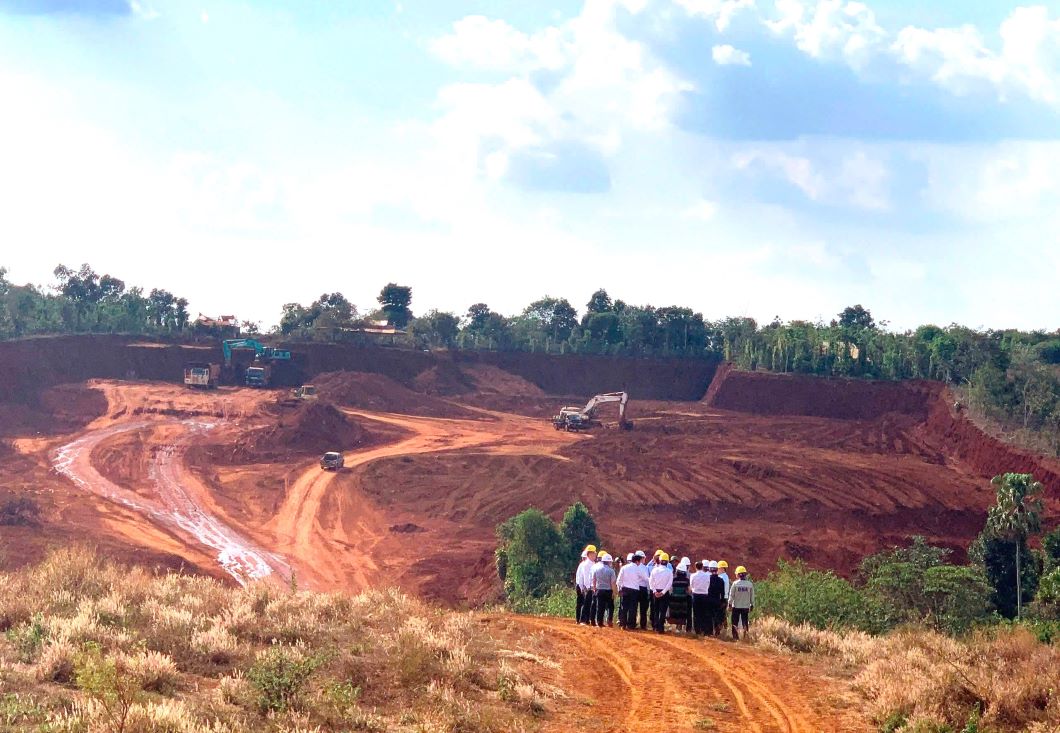 A pesar de muchos resultados positivos, Dak Nong enfrenta un desafio cuando una parte de los funcionarios y los empleados trabajan moderadamente. Foto: Cong Nam