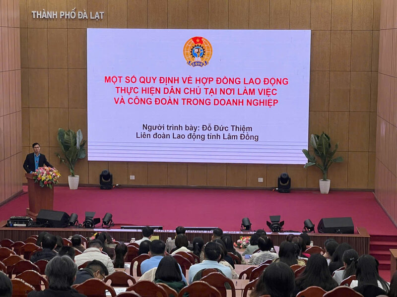 Dialogo, asesoramiento legal para 250 empresas en Da Lat. Foto: Nguyen Be