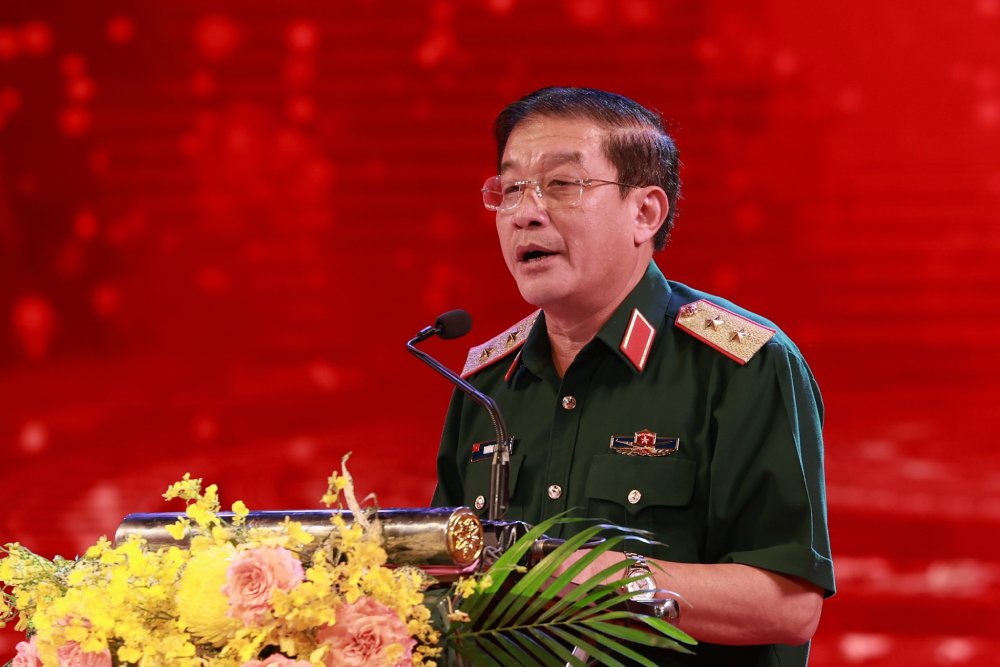 Trung tướng Trương Thiên Tô phát biểu 