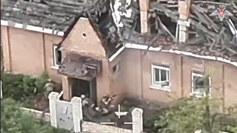 Russian troops attack Ukrainian strongholds. Photo: Cut from video of the Russian Ministry of Defense