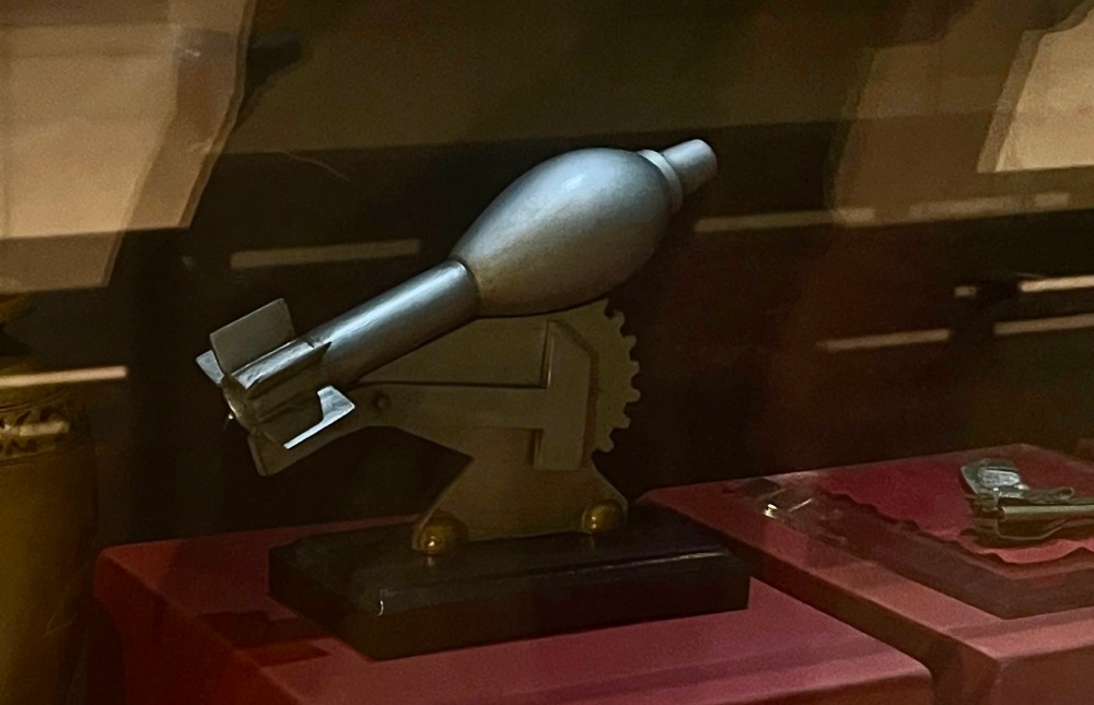 The Southern Youth Congress's kerosene lamps were presented to President Ho Chi Minh. Photo: Huyen Chi