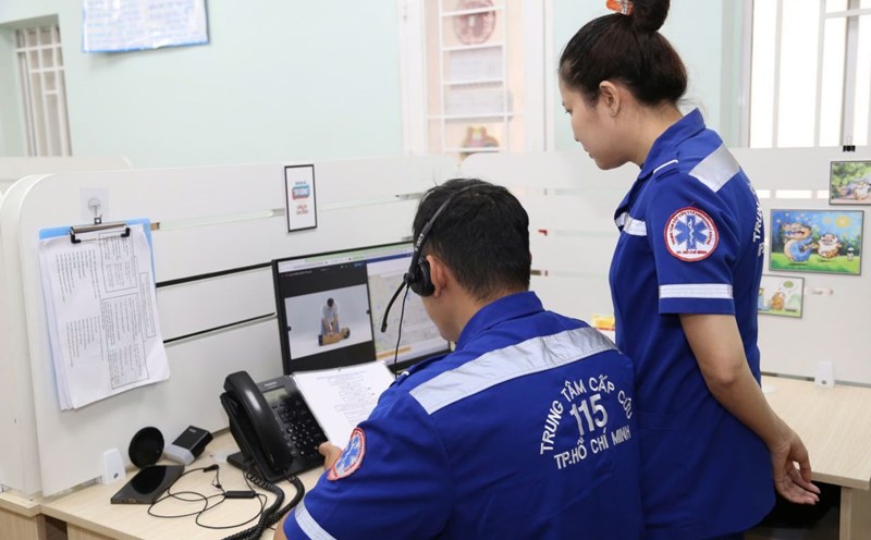Coordinators guide first aid and coordinate satellite emergency stations to the scene. Photo: Provided by Ho Chi Minh City 115 Emergency Center