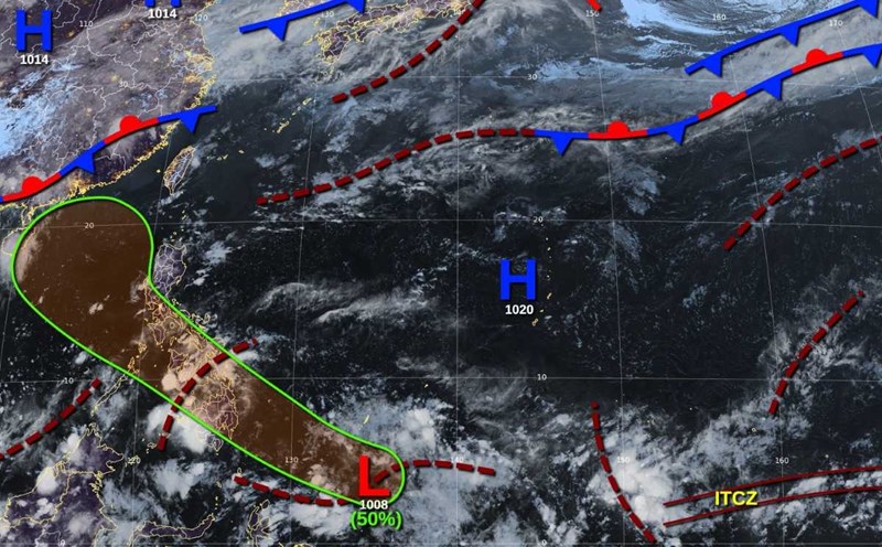 The low pressure near the East Sea has a 50% chance of forming over the weekend. Photo: JTWC
