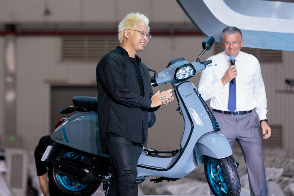 Piaggio Vietnam launched the latest version of two iconic car lines in the Vietnam market: Vespa Primavera and Vespa Sprint 2025. Photo: Provided by the enterprise