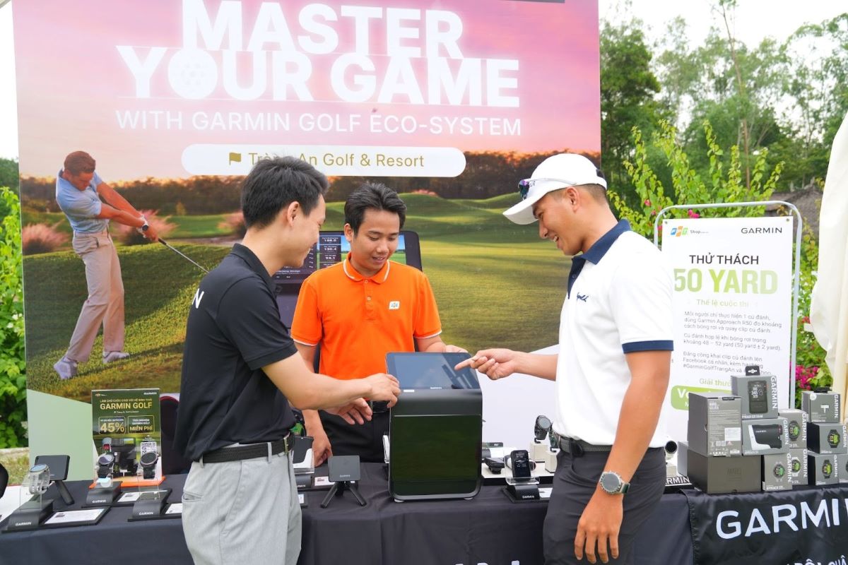 FPT Shop and Garmin introduce an ecosystem of specialized equipment for golf, bringing a direct experience at the course. Photo: FPT Shop