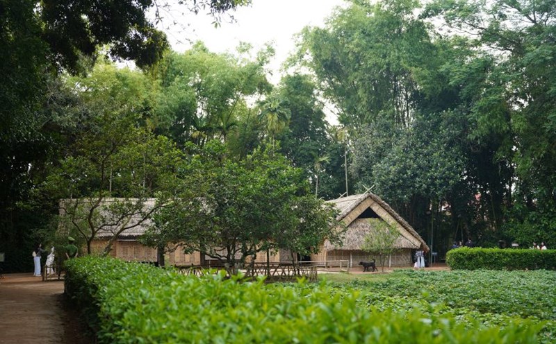 Uncle Ho's paternal house in Sen Village, Kim Lien Commune, Nam Dan District, Nghe An Province was built by the people to be presented to the family of Mr. Nguyen Sinh Sac - father of President Ho Chi Minh - when he passed the exam in the Association's exam in 1901. Photo: Quang Dai