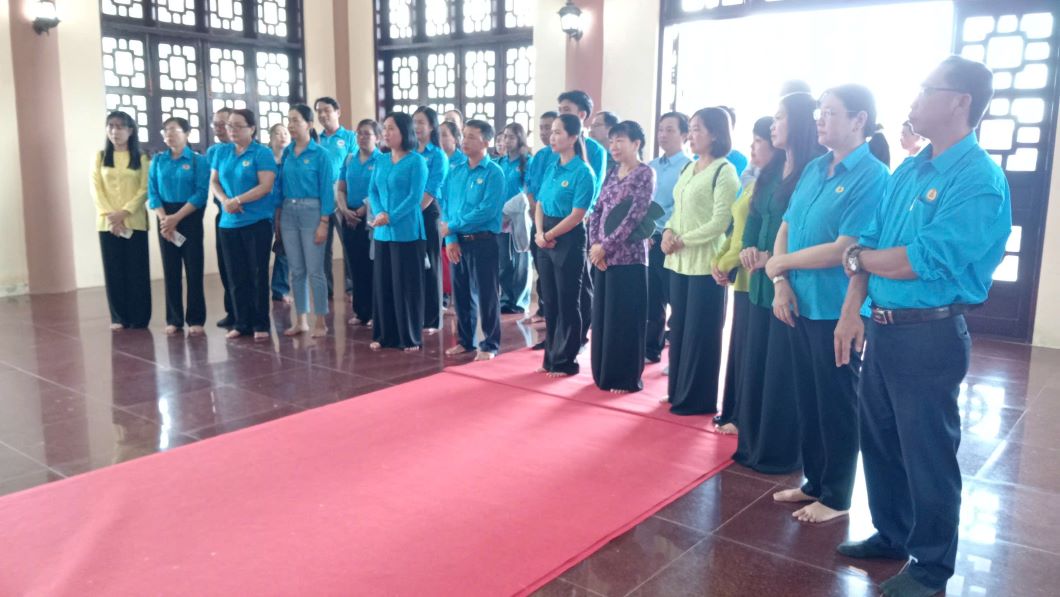 Đoàn sinh hoạt 
