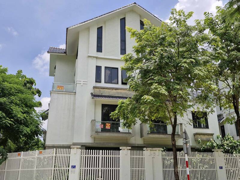 Many villas in Duong Noi urban area (Ha Dong district, Hanoi) have high prices. Photo: Thu Giang