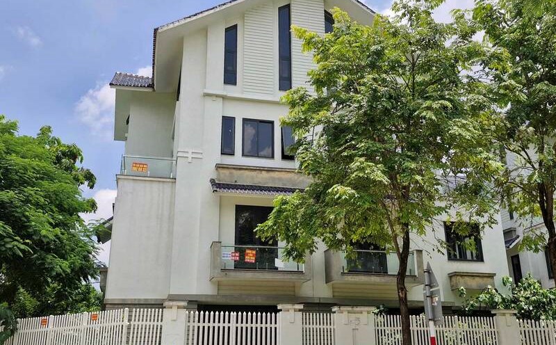 Many villas in Duong Noi urban area (Ha Dong district, Hanoi) have high prices. Photo: Thu Giang